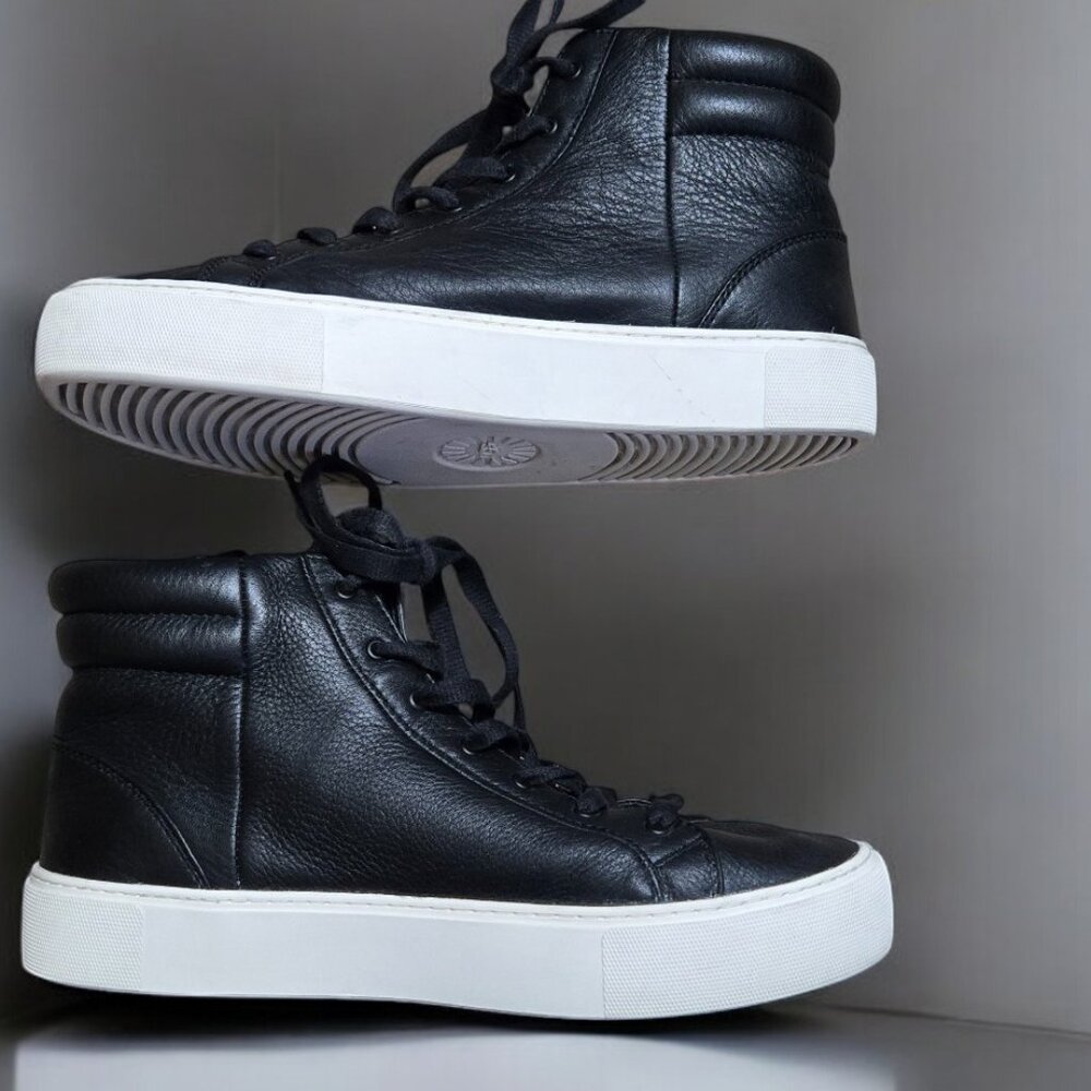 UGG Olli Black leather Women’s High Top Side Zip Sneakers Size 9.5